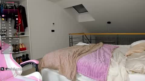 Snapshot of lucieluxe chatting on November 26, 2025, 6:53 pm LucieLuxe online show from November 26, 2025, 6:53 pm