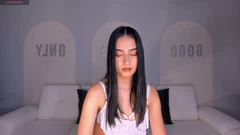Lucie Martin online show from April 29, 2026, 7:42 pm