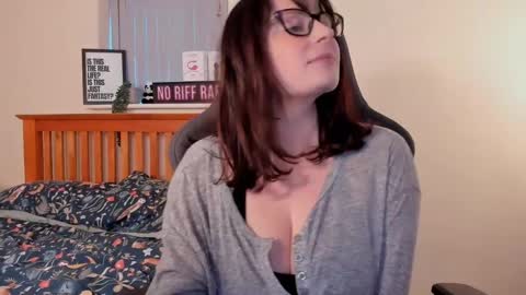 Snapshot of luciewintersuk chatting on January 6, 2025, 3:40 pm Lucie Winters online show from January 6, 2025, 3:40 pm