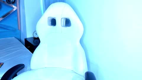 Leo online show from November 25, 2025, 11:32 am