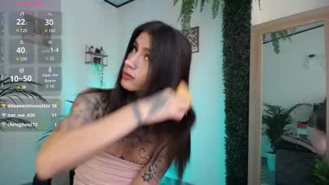 luciiana online show from March 12, 2025, 6:55 pm