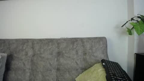 Snapshot of luciiana_lol chatting on May 4, 2026, 12:12 pm luciiana online show from May 4, 2026, 12:12 pm