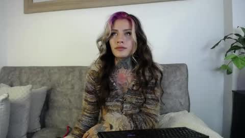 Snapshot of luciiana_lol chatting on May 13, 2026, 8:16 pm luciiana online show from May 13, 2026, 8:16 pm