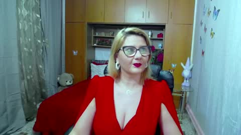 Lucille Fenly online show from January 25, 2025, 5:18 am