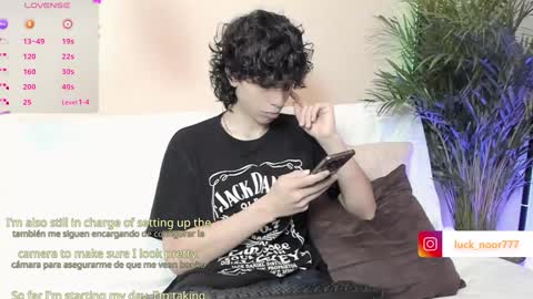 Noor online show from December 5, 2024, 5:17 pm