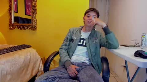 luckk_ online show from June 8, 2026, 1:39 am