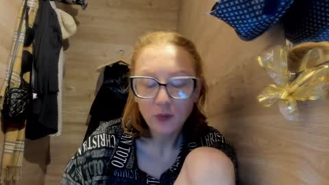lucky_licky20 online show from January 3, 2025, 4:00 am