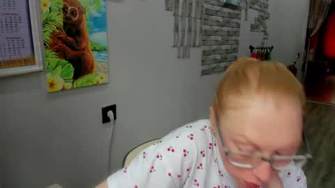 lucky_licky20 online show from April 14, 2026, 2:17 am