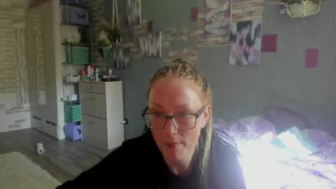 lucky_licky20 online show from June 5, 2026, 2:40 am