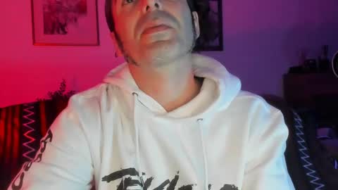 Snapshot of luckydrakex chatting on February 19, 2025, 10:09 pm Lucky online show from February 19, 2025, 10:09 pm