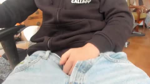 Snapshot of luckydrakex chatting on March 1, 2025, 9:40 am Lucky online show from March 1, 2025, 9:40 am