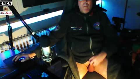        call me  Stefan online show from December 22, 2024, 8:03 pm