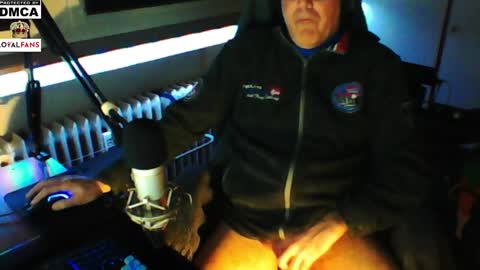        call me  Stefan online show from January 31, 2025, 10:10 pm