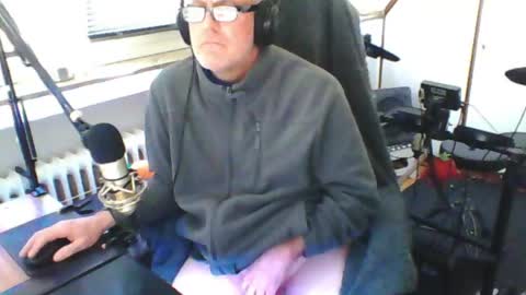        call me  Stefan online show from April 25, 2026, 1:41 pm