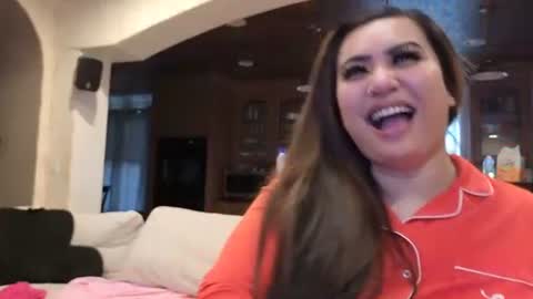 Snapshot of luckylee1992 chatting on December 3, 2025, 2:15 pm luckylee1992 online show from December 3, 2025, 2:15 pm