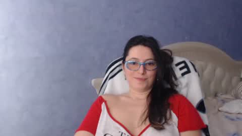 Snapshot of luckylinda23 chatting on March 4, 2025, 7:01 pm luckylinda23 online show from March 4, 2025, 7:01 pm