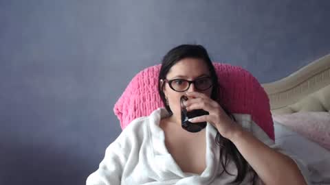 luckylinda23 online show from May 2, 2026, 9:36 am