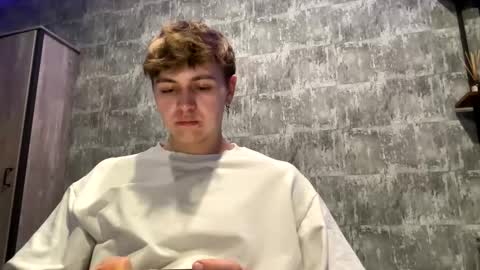 Snapshot of luckymenchik chatting on November 14, 2025, 10:40 pm Ricky online show from November 14, 2025, 10:40 pm