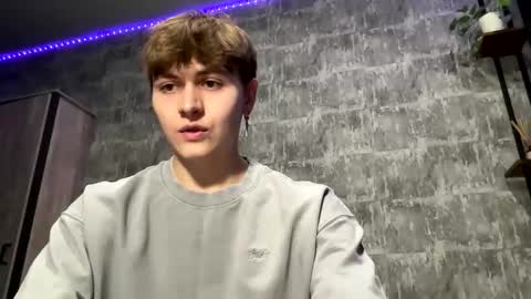 Snapshot of luckymenchik chatting on November 21, 2025, 10:19 pm Ricky online show from November 21, 2025, 10:19 pm