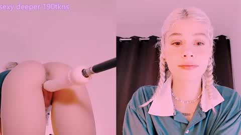 Snapshot of luckysapphire777 chatting on January 3, 2025, 11:46 am luckysapphire777 online show from January 3, 2025, 11:46 am