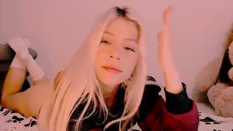 Snapshot of luckysapphire777 chatting on February 8, 2025, 1:33 pm luckysapphire777 online show from February 8, 2025, 1:33 pm