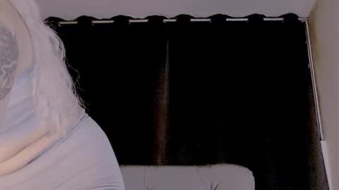 Snapshot of luckysapphire777 chatting on September 27, 2025, 5:12 am luckysapphire777 online show from September 27, 2025, 5:12 am