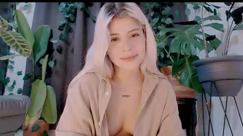 Snapshot of luckysapphire777 chatting on October 18, 2025, 9:21 am luckysapphire777 online show from October 18, 2025, 9:21 am