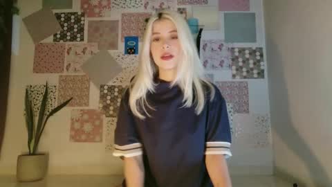 Snapshot of luckysapphire777 chatting on December 14, 2025, 7:14 am luckysapphire777 online show from December 14, 2025, 7:14 am