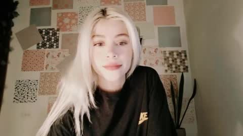 luckysapphire777 online show from March 16, 2026, 9:13 am