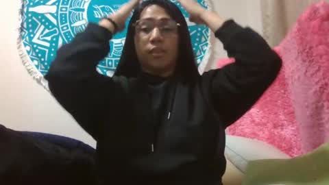 luckyts_cumx online show from February 3, 2025, 1:19 pm