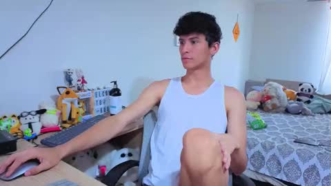 Lu Independent Model online show from December 21, 2025, 9:33 pm