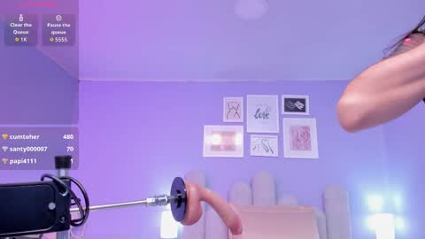 Snapshot of lucrecia_sucker chatting on October 4, 2025, 7:12 pm Lu online show from October 4, 2025, 7:12 pm