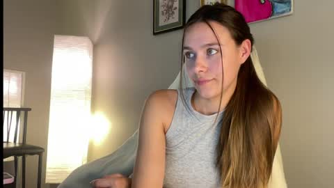 Snapshot of lucy12821 chatting on June 2, 2026, 9:39 pm Lucy online show from June 2, 2026, 9:39 pm