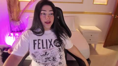 Snapshot of lucy266_ chatting on January 30, 2025, 2:27 am lucy online show from January 30, 2025, 2:27 am