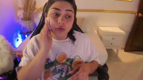 Snapshot of lucy266_ chatting on February 21, 2025, 8:18 am lucy online show from February 21, 2025, 8:18 am