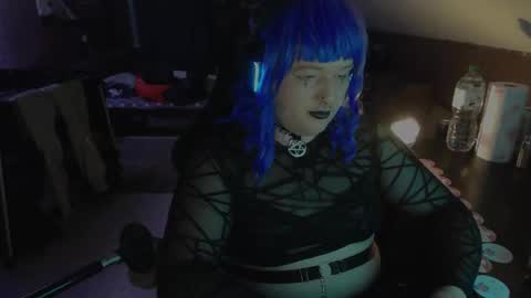 lucy43333 online show from November 30, 2025, 3:49 pm