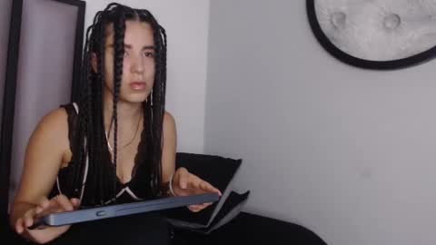 Snapshot of lucy__23 chatting on December 2, 2025, 4:18 am online show from December 2, 2025, 4:18 am