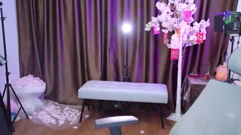 Lucy online show from October 14, 2025, 1:28 am