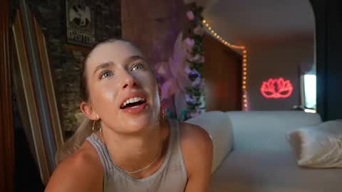 Snapshot of lucy_gooosey chatting on June 5, 2026, 1:34 am Lucy. online show from June 5, 2026, 1:34 am