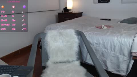 Luciana online show from March 3, 2025, 6:26 am