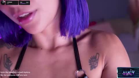 Lucy Alien  online show from September 13, 2025, 2:39 pm