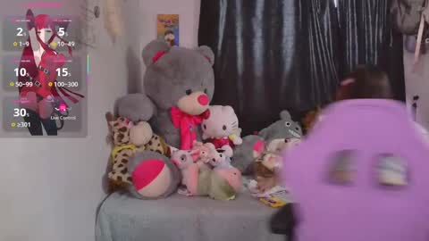 Snapshot of lucycherry__ chatting on September 30, 2025, 12:32 pm LUCIA online show from September 30, 2025, 12:32 pm