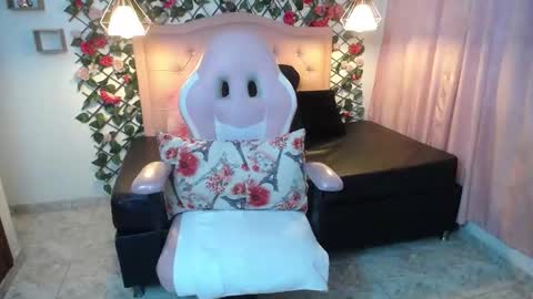 Snapshot of lucycute_1 chatting on September 20, 2025, 3:02 pm Lucy Cute online show from September 20, 2025, 3:02 pm