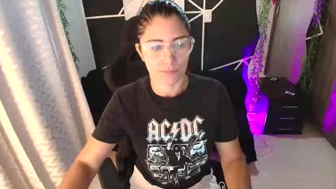 Snapshot of lucyli_ chatting on May 17, 2026, 2:24 pm LUCY online show from May 17, 2026, 2:24 pm