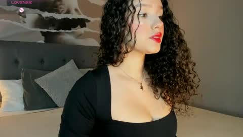 Snapshot of lucylovelyy1 chatting on June 1, 2026, 2:24 am Lucy online show from June 1, 2026, 2:24 am