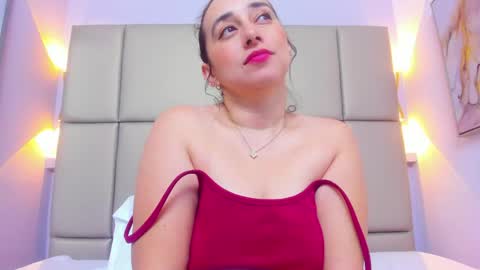 Snapshot of lucymendezz_ chatting on May 23, 2026, 11:36 am Lucy online show from May 23, 2026, 11:36 am