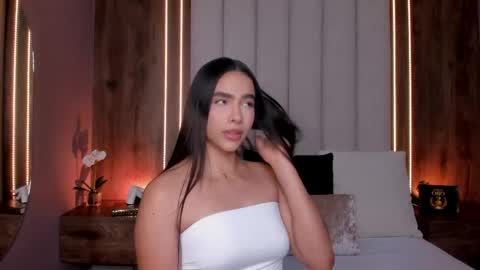 Snapshot of lucysalvatore chatting on June 7, 2026, 5:22 am Lucy online show from June 7, 2026, 5:22 am