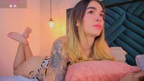 Snapshot of lucyvega4 chatting on October 17, 2025, 4:59 am Lucy online show from October 17, 2025, 4:59 am