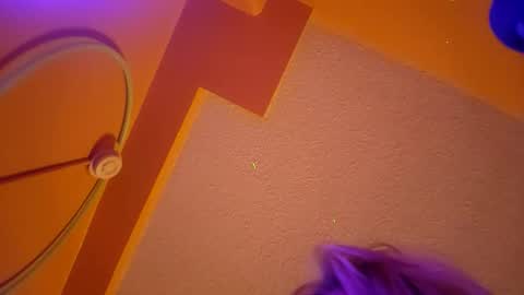 Lucy Vybes and Go-Gert online show from November 26, 2025, 10:27 am