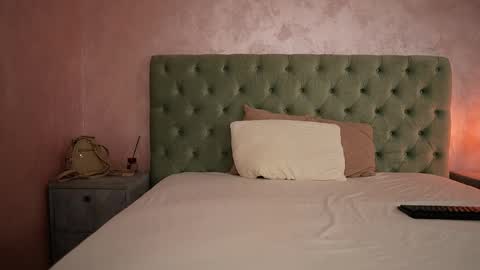 LucyWillow online show from April 27, 2026, 5:05 am